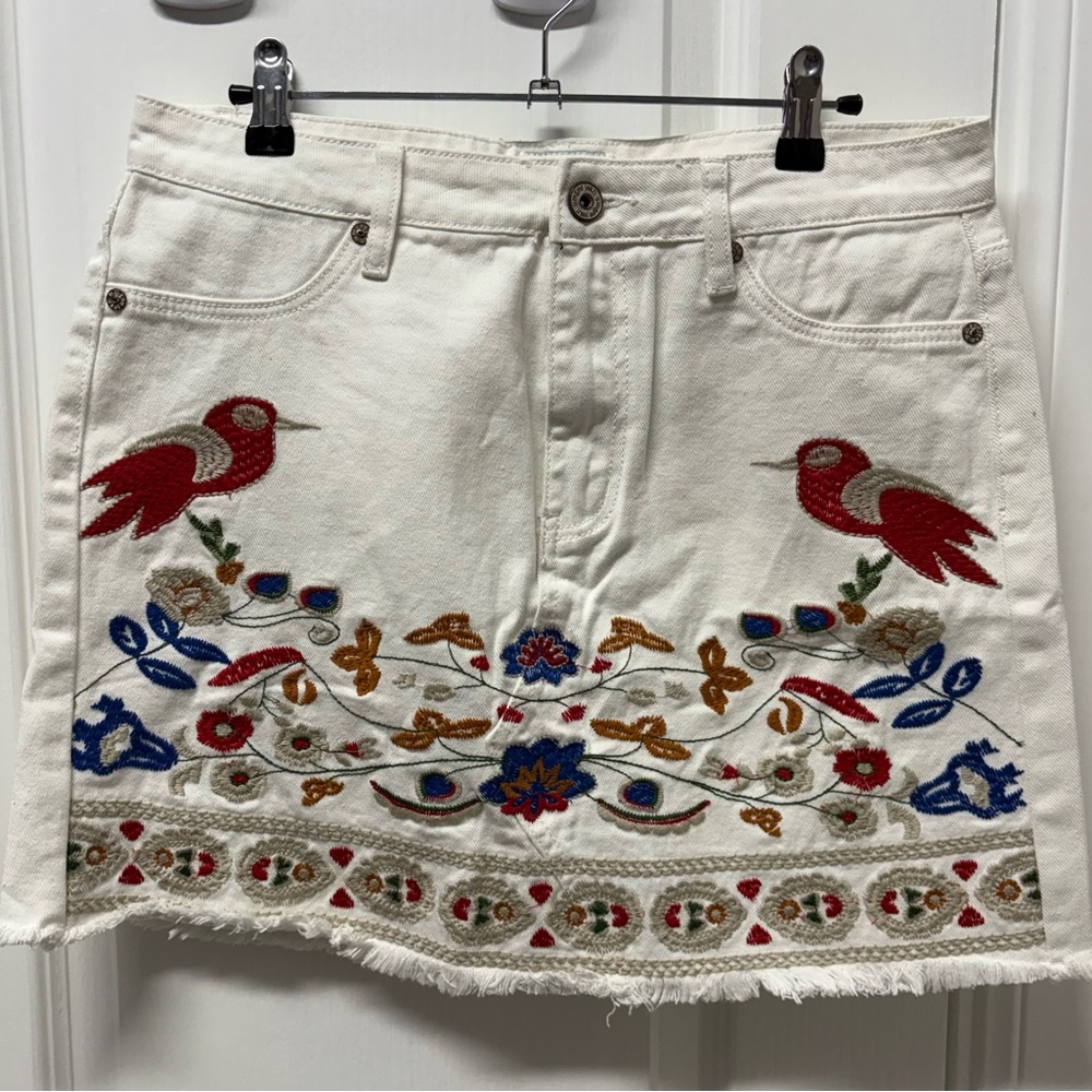 Umgee Birds of a Feather floral embroidered skirt 100% cotton Size L
